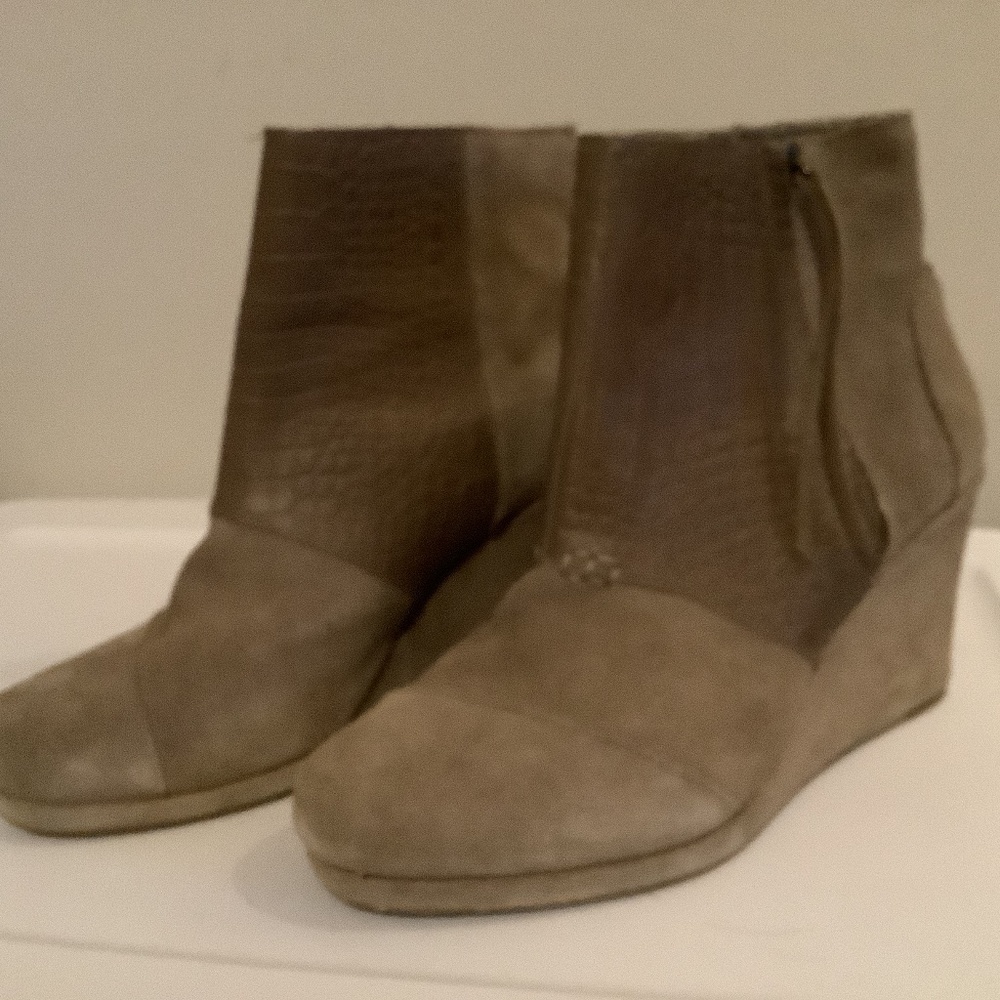 Tom’s Suede Platform Bootie